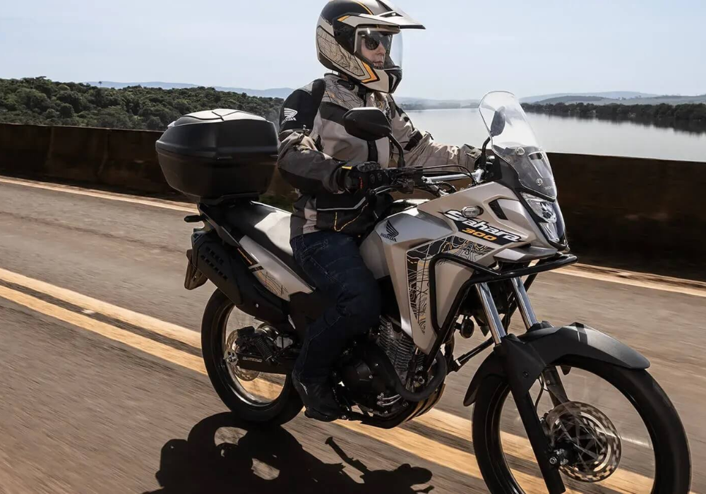 Honda XRE 300 Sahara Lifestyle1 Galgo Colombia