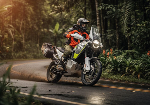 Husqvarna Norden 901 Expedition Lifestyle3 Galgo
