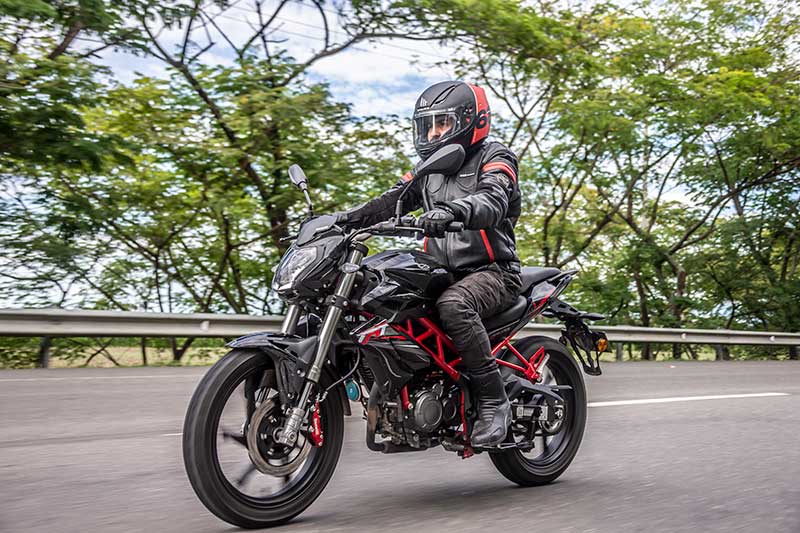 Moto Benelli TNT 150 i Galgo Perú