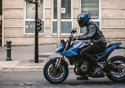 Suzuki GSX 8S Lifestyle1 Galgo Colombia