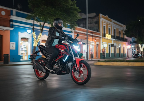 Veloci Razzer 300RR Lifestyle3 Galgo