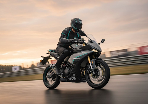 Kove 321RR-S Lifestyle3 Galgo