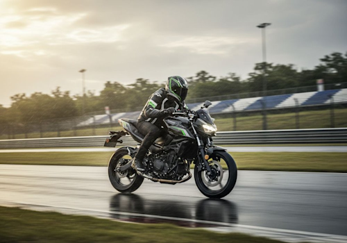 Kawasaki Z500 ABS Lifestyle1 Galgo