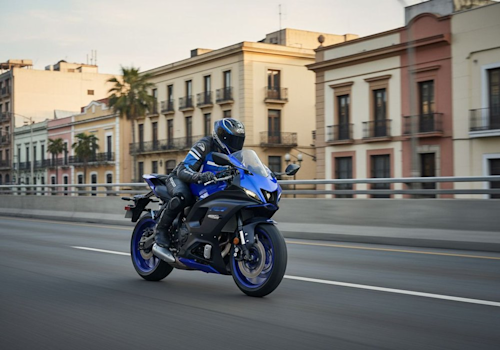Yamaha R7 Lifestyle3 Galgo