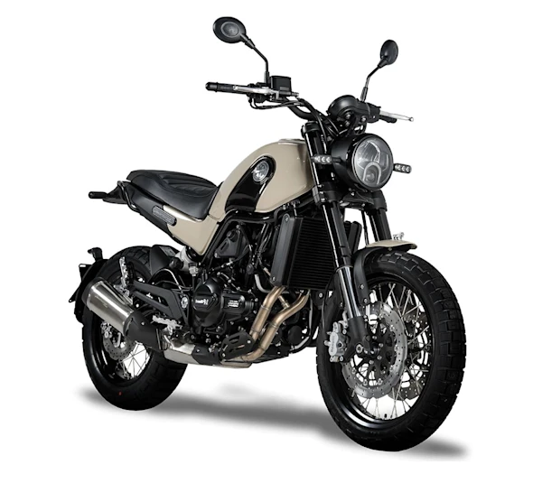 Motocicleta Benelli Leoncino 500 Trail en primer plano galgo México