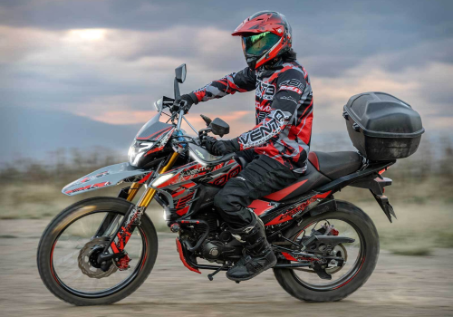 Motocicleta Vento Crossmax 300 Rally en montaña galgo Mexico lifestyle