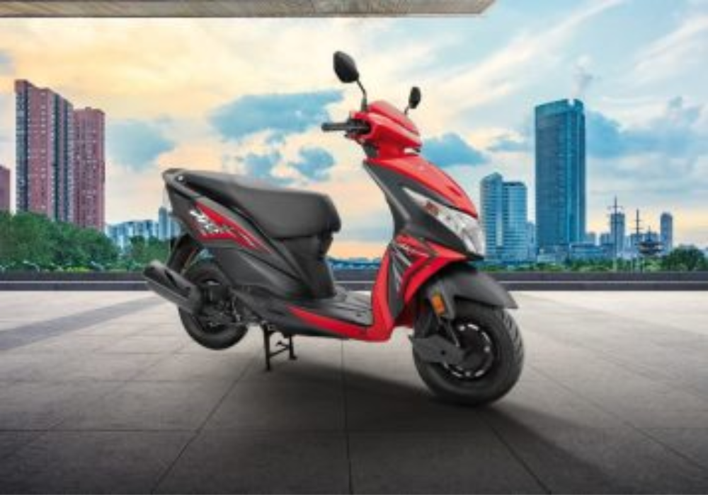 Motocicleta Honda Dio en ciudad galgo Perú lifestyle
