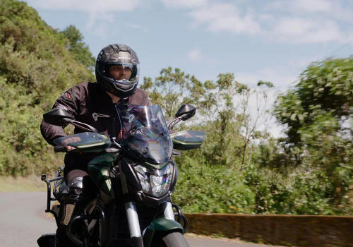 Moto Bajaj Dominar 400 Touring Galgo Colombia 2