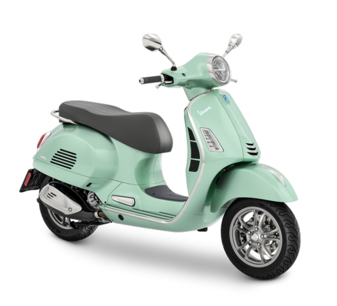 Motocicleta Vespa GTS 300 en primer plano galgo Colombia