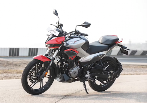 Hero Hunk 125R Lifestyle1 Galgo