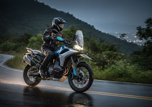 CF Moto 800MT-X Lifestyle3 Galgo