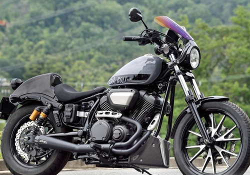 motocicleta yamaha bolt lifestyle en carretera