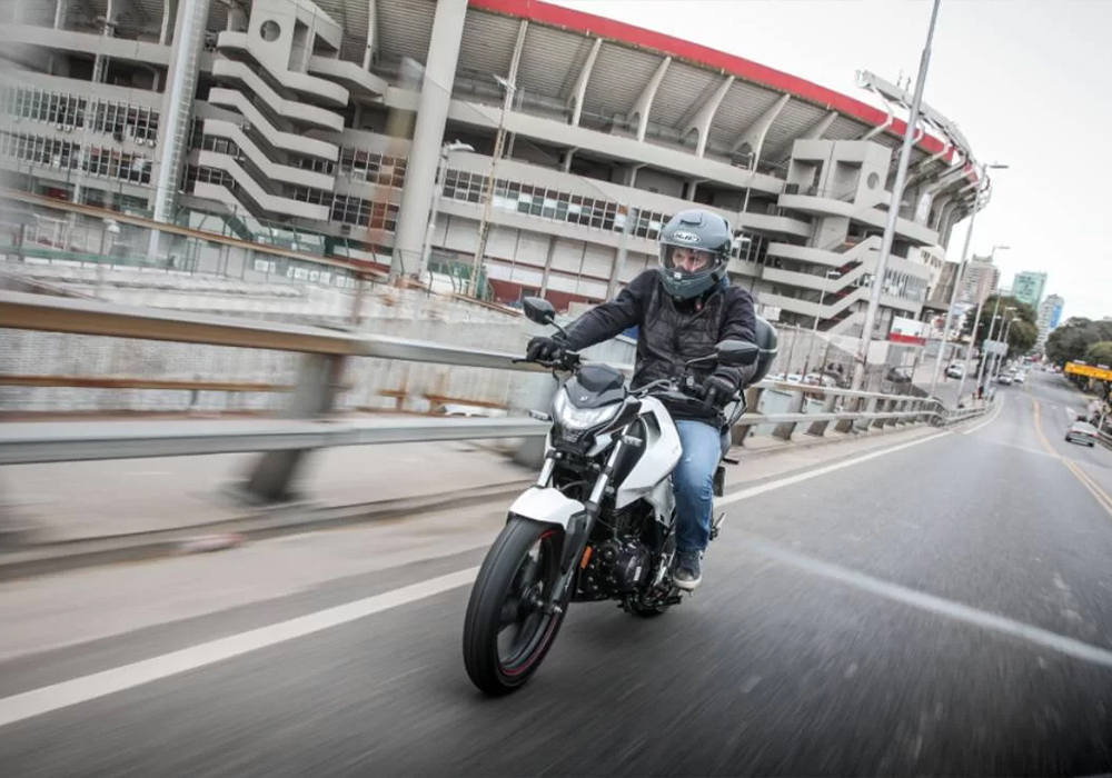 Moto Hero Hunk 160 R Galgo Perú