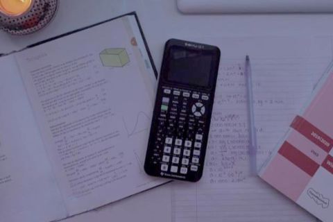 bureau met examenbundel wiskunde a vwo bronnen voor voorbereiding eindexamen