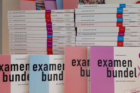 Nieuwe boeken examenbundel samengevat examenidioom zeker slagen eindexamen centraal examen 2021 2022