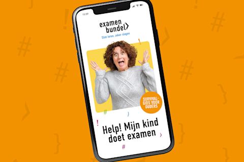 Mock-up van telefoon met e-book van ouders