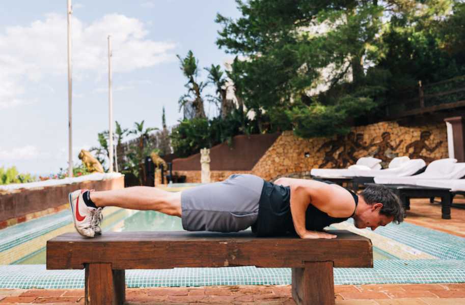 plank ibiza workout male outdoors