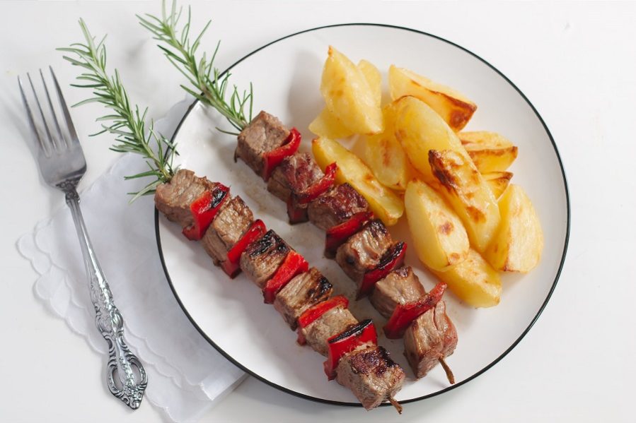 Have a Healthy BBQ this Summer with These Tips and Recipes 8fit