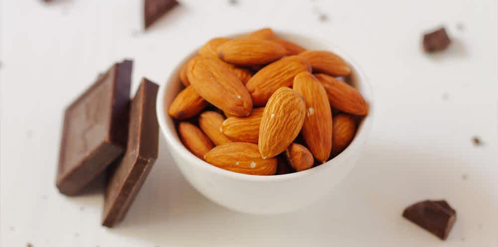 How to Make Almond Milk: Quick, Simple & Delicious | 8fit