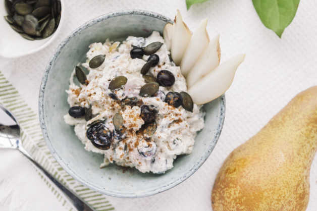 pear blueberry and ginger breakfast bowl