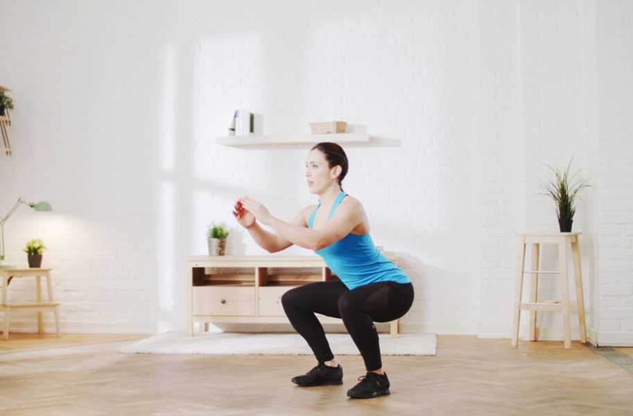 How to do a Proper Squat in Four Easy Steps | 8fit