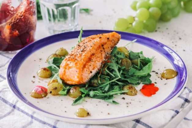 deared salmon with rosemary grapes