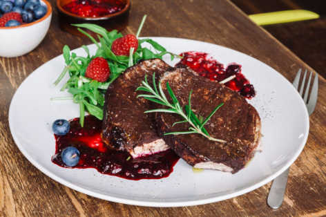 Pork-Chop-Recipe-With-Berry-Sauce-e1527512060701