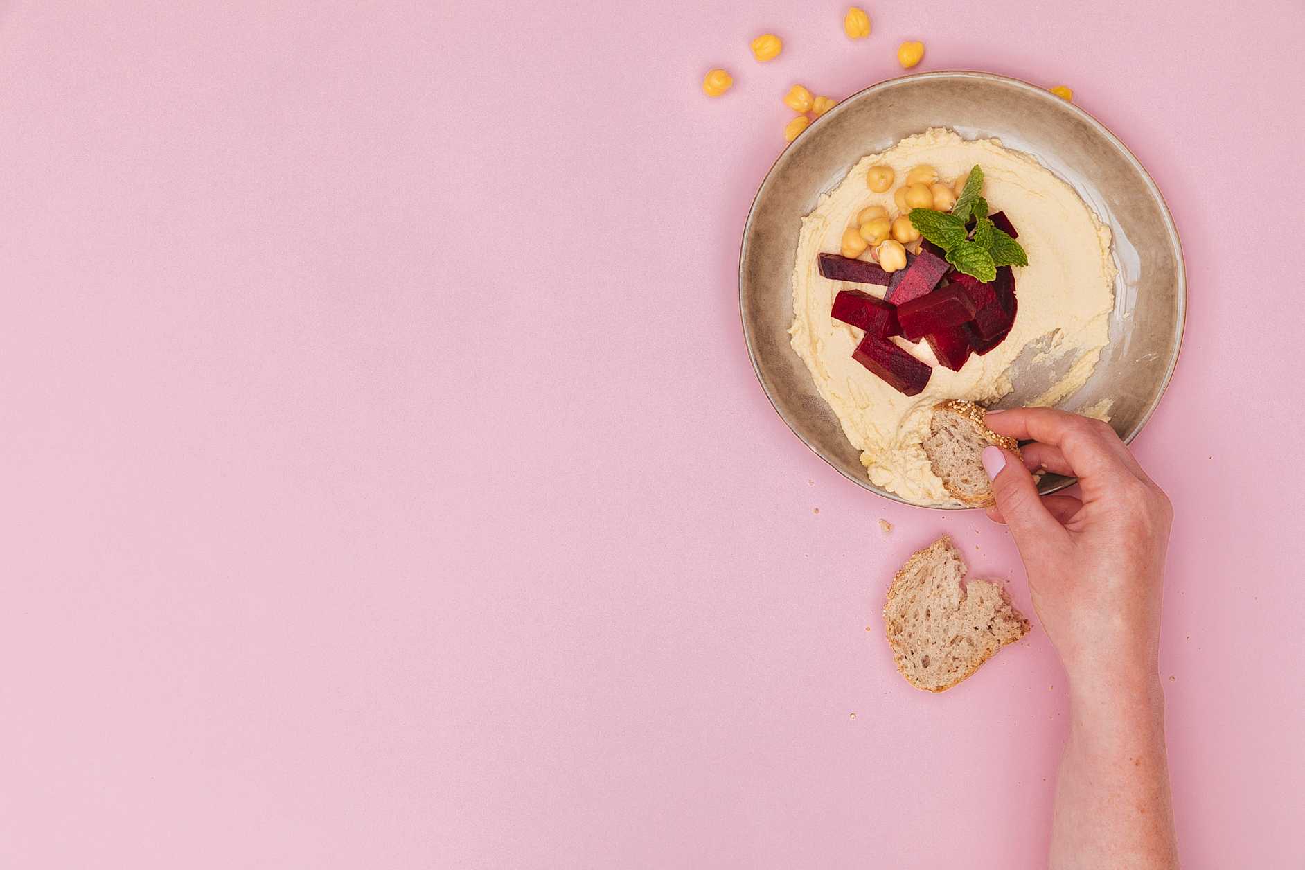 Intermittent Fasting 101: The Benefits & Risks of Taking a Break | 8fit