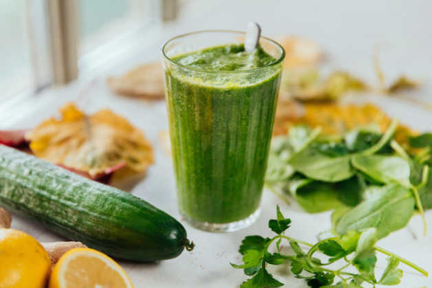drinks green juice healthy leafy detox