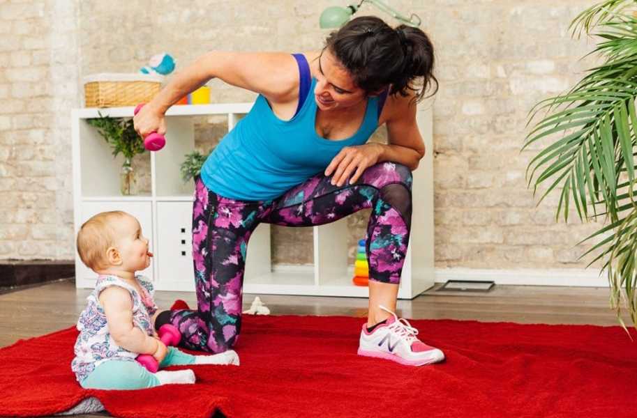 ame-busy-mom-workout-with-a-baby