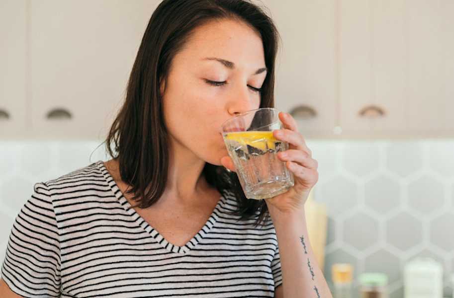 Rise and Shine: Benefits of Drinking Lemon Water in the Morning | 8fit