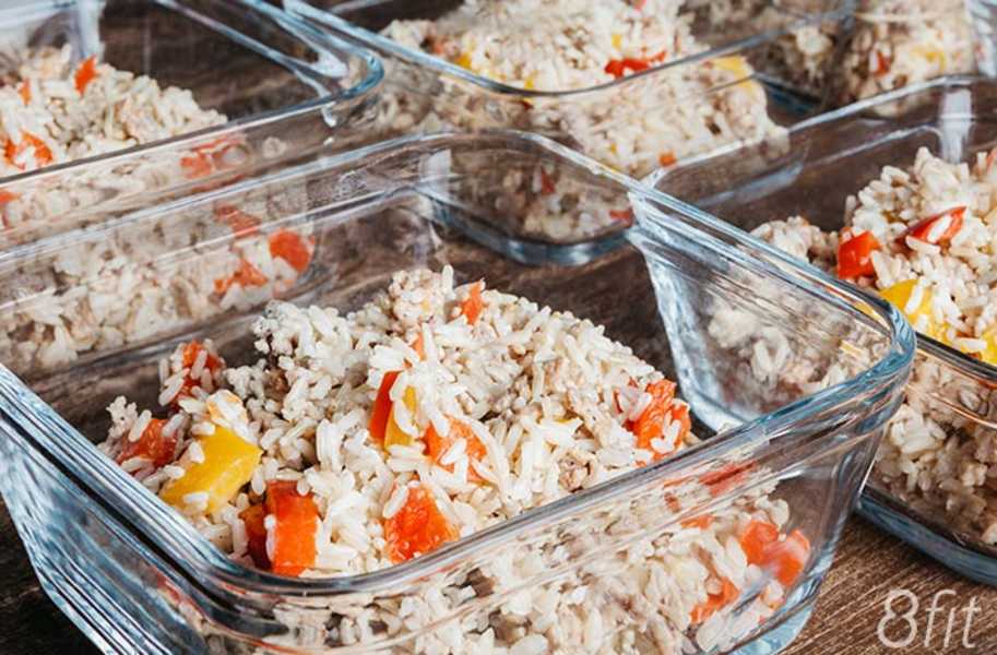 Meal prep: Rice in glass containers 