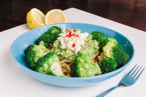 avocado pasta with feta and chilli