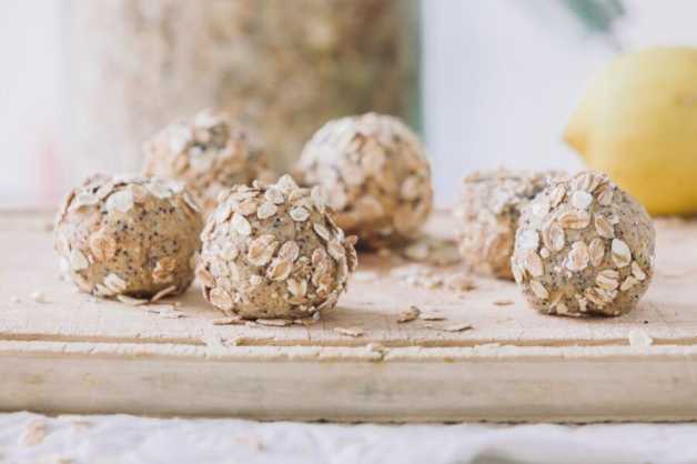 keto diet food lemon poppy seed energy balls