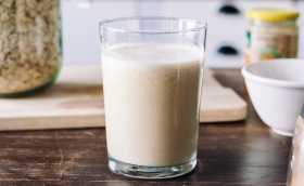 5 of the Healthiest Milk Alternatives to Stock Up On