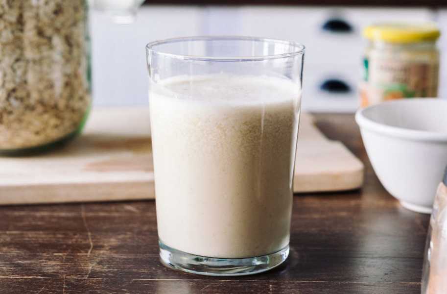 peanut-butter-smoothie-oatmeal-milk-alternative