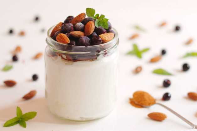 yogurt-berry-nuts