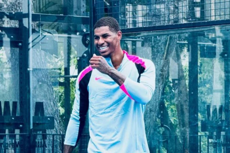 rashford-tap-luyen-tay-ban-nha-tin-don-barcelona.png