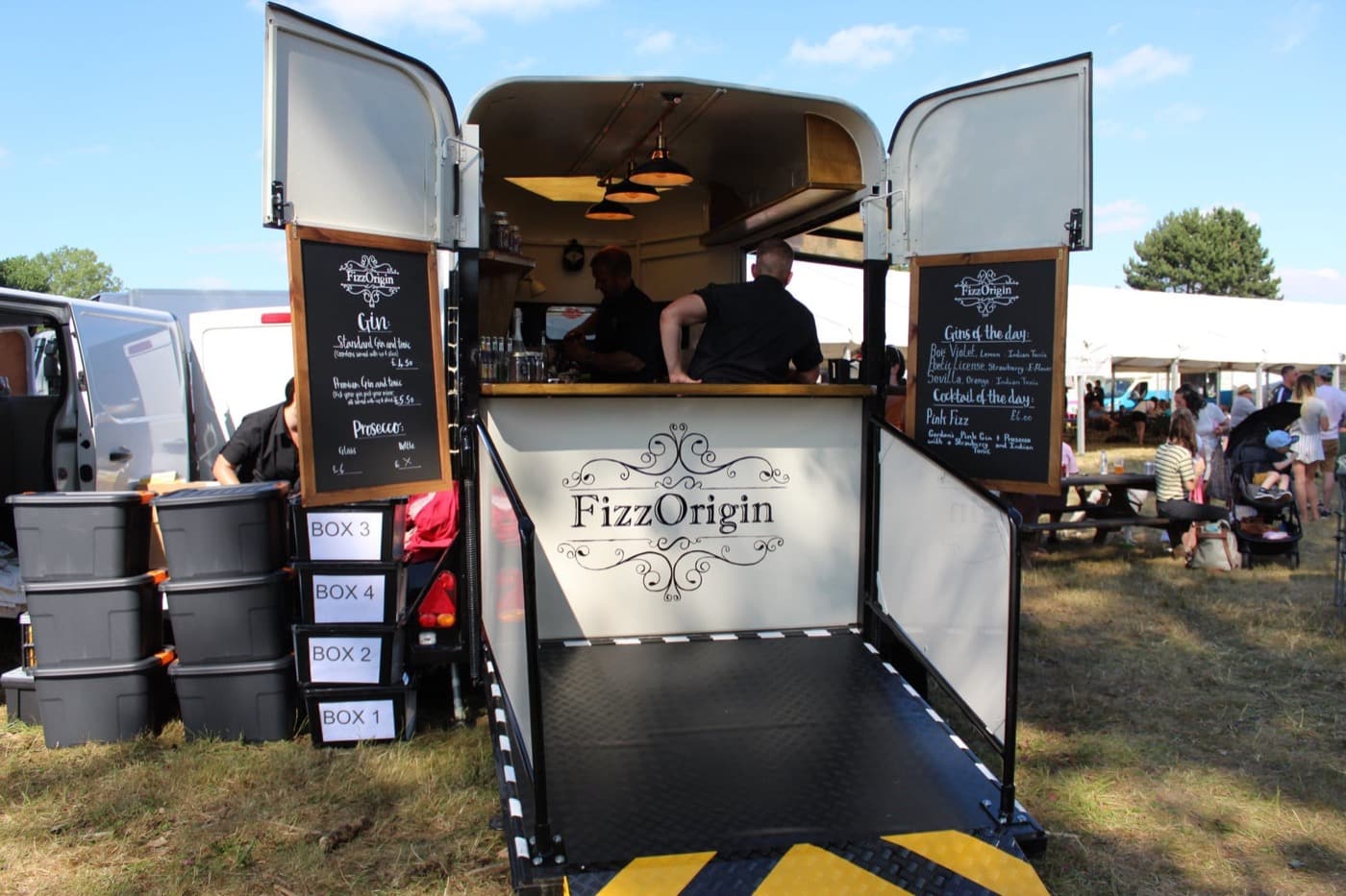 Feast-It-Fizz-Origin-Mobile-Bar-Gin-Cocktails-Unique-Bar-Wedding-Horsebox-Event-Catering-Book-Now-eleven