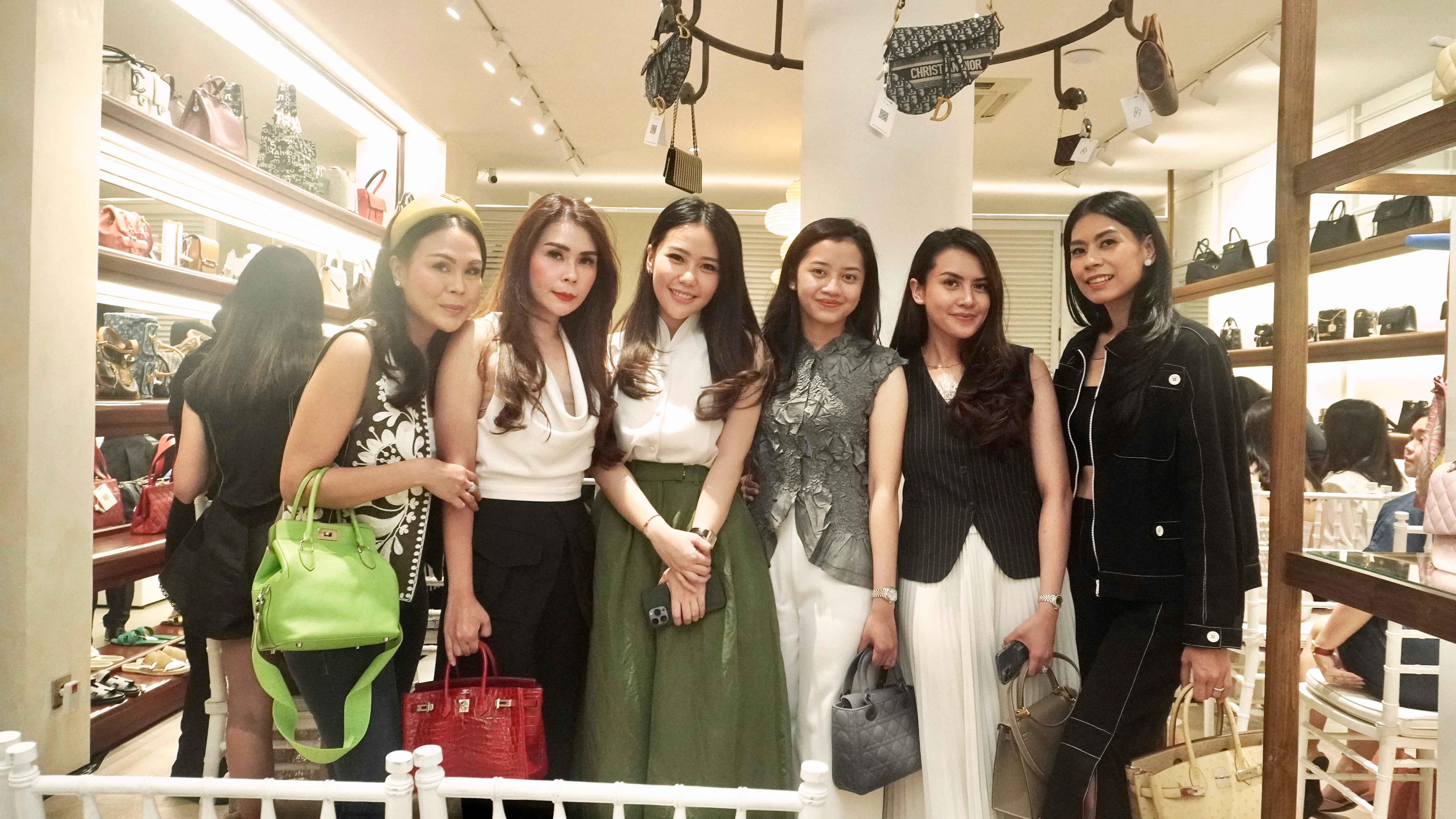 Petty Hasibuan, Natalia Hasibuan, Ardine Nakety, Chacha Soesatyo, Laras Soesatyo, Putri Hasibuan