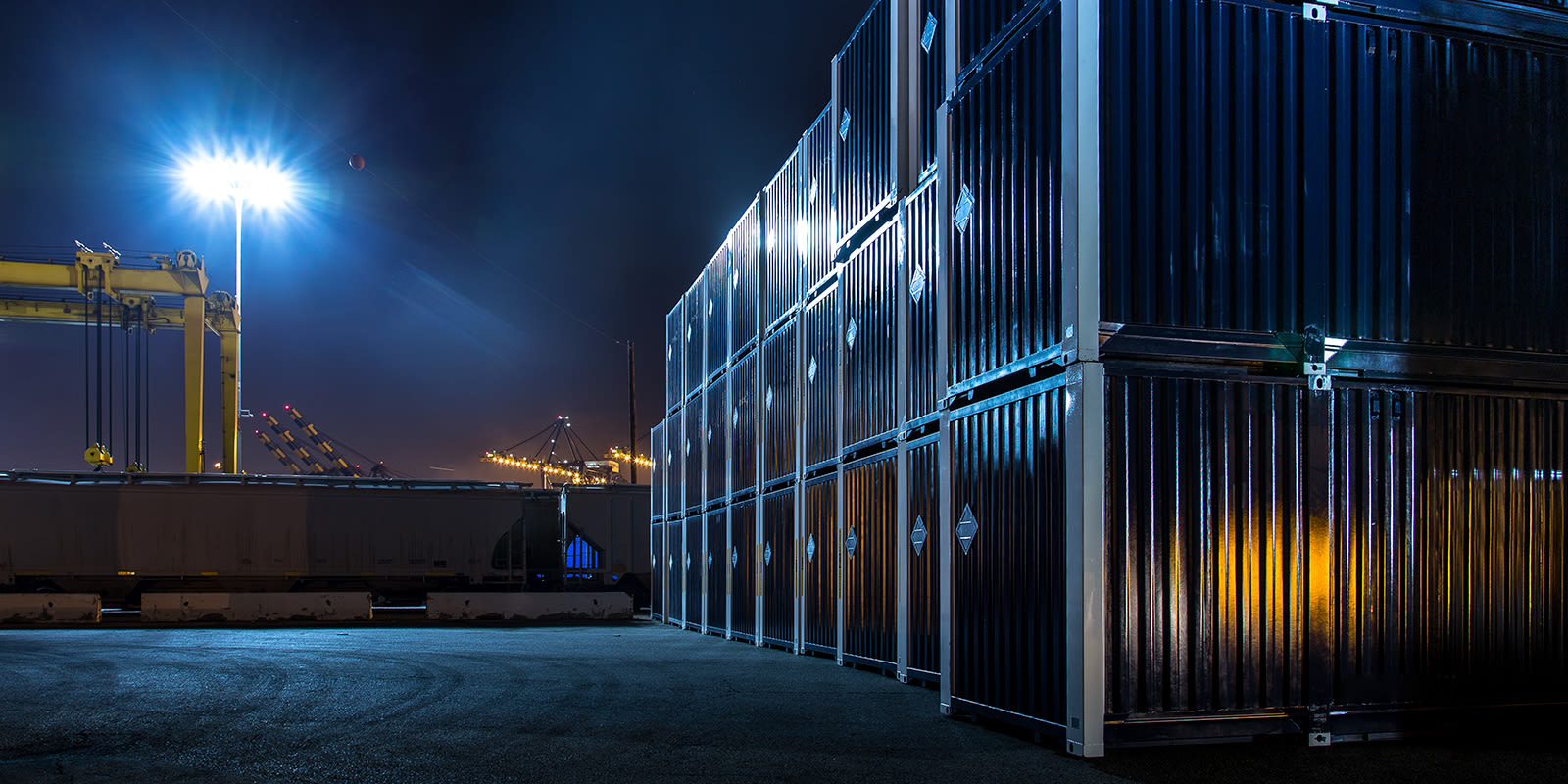 700 dockworkers at ports of Los Angeles and Long Beach are hit with Covid, further intensifying labor and equipment shortages.