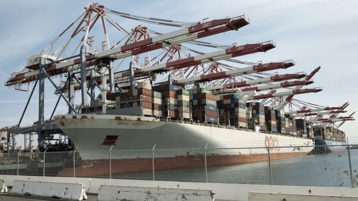 WSJ - Retailers Reaping Big Savings on Ocean Transport Costs