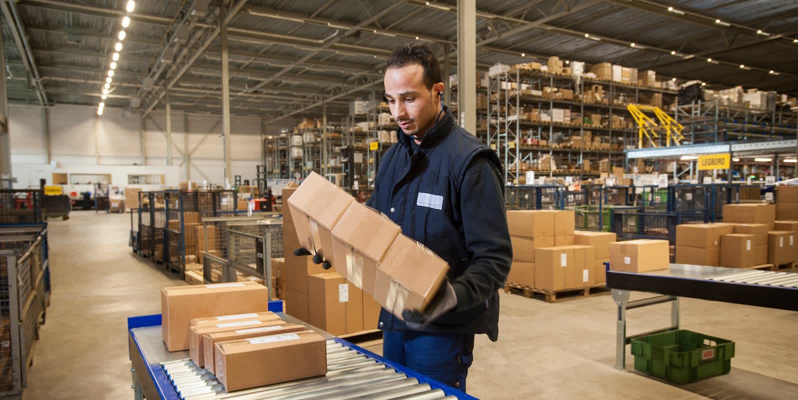 Part 1-Everything You Need to Know About Outsourcing Fulfillment HERO 1600x800