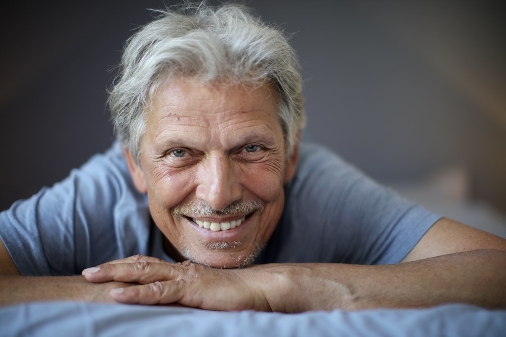 Maladie d’Alzheimer : consommer ces 2 vitamines réduit le risque de démence et prévient le vieillissement cellulaire