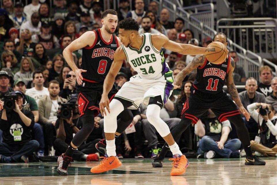 Team Giannis forward Giannis Antetokounmpo (34) dribbles the ball