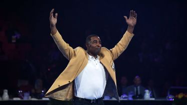 WR Cris Carter is enshrined at the Pro Football Hall of Fame in Canton, Ohio (August 2013) / © Kirby Lee-USA TODAY Sports