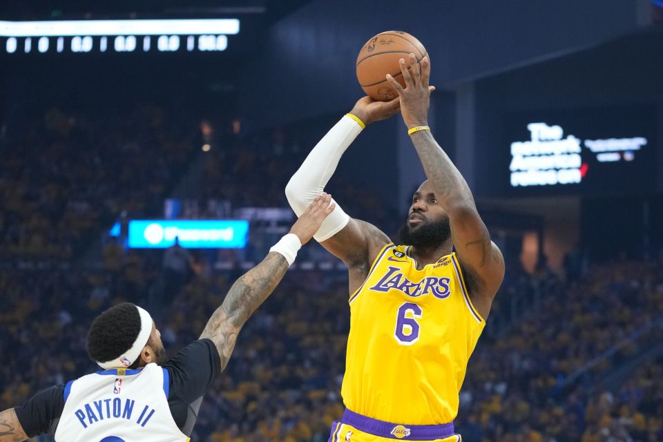 LeBron James, Los Angeles Lakers Betting Odds Favorites To Go Up 2
