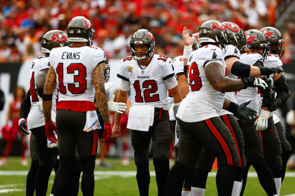 Week 1 NFL Team of the Week: Jameis Winston and Chandler Jones