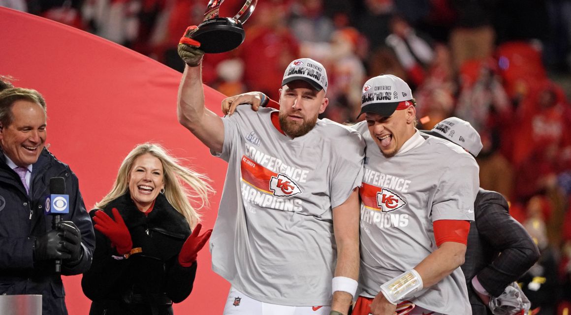 Kansas City Chiefs tight end Travis Kelce (left) and quarterback Patrick Mahomes (right) celebrate after winning the AFC Championship game against the Cincinnati Bengals
