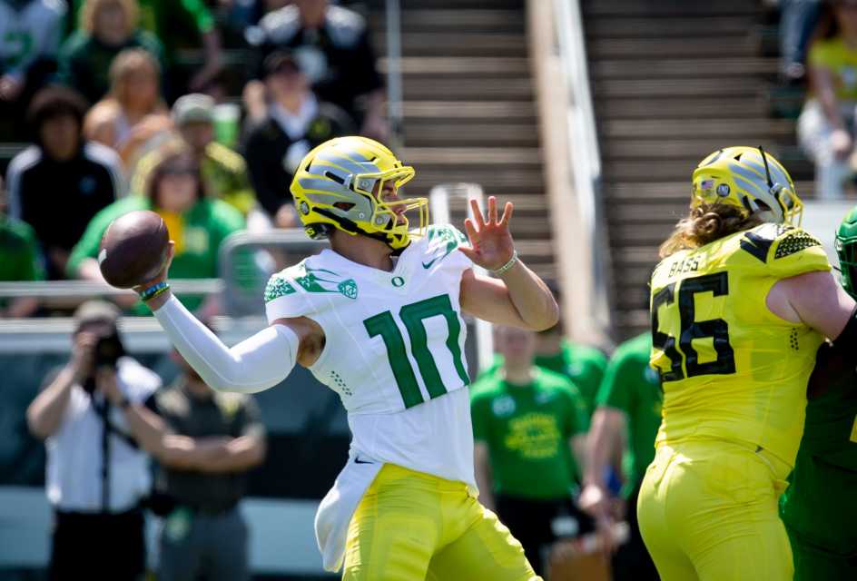 Ducks' Nix earns weekly Pac-12 award